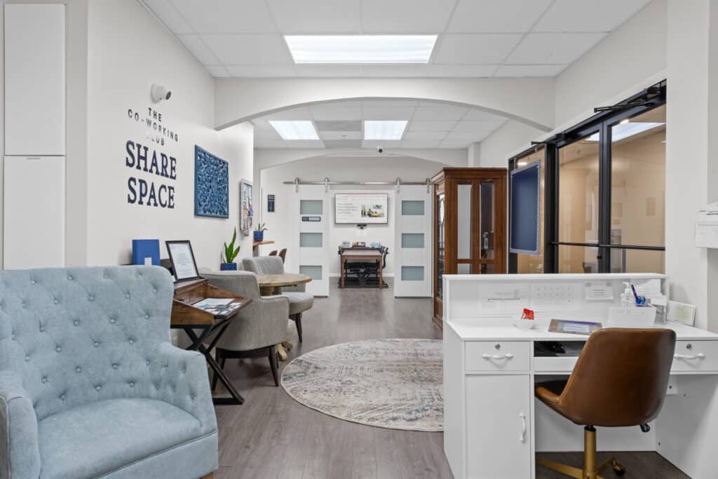 License hanging and coworking in St. Augustine